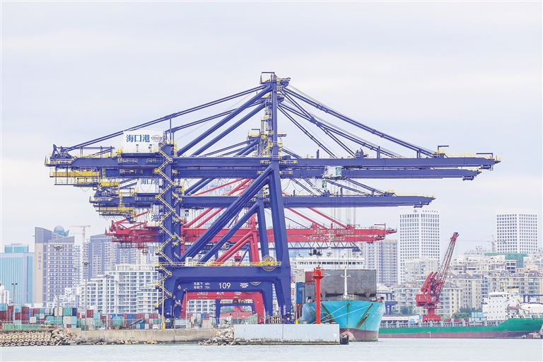 海南上半年货物贸易 进出口总额实现快速增长